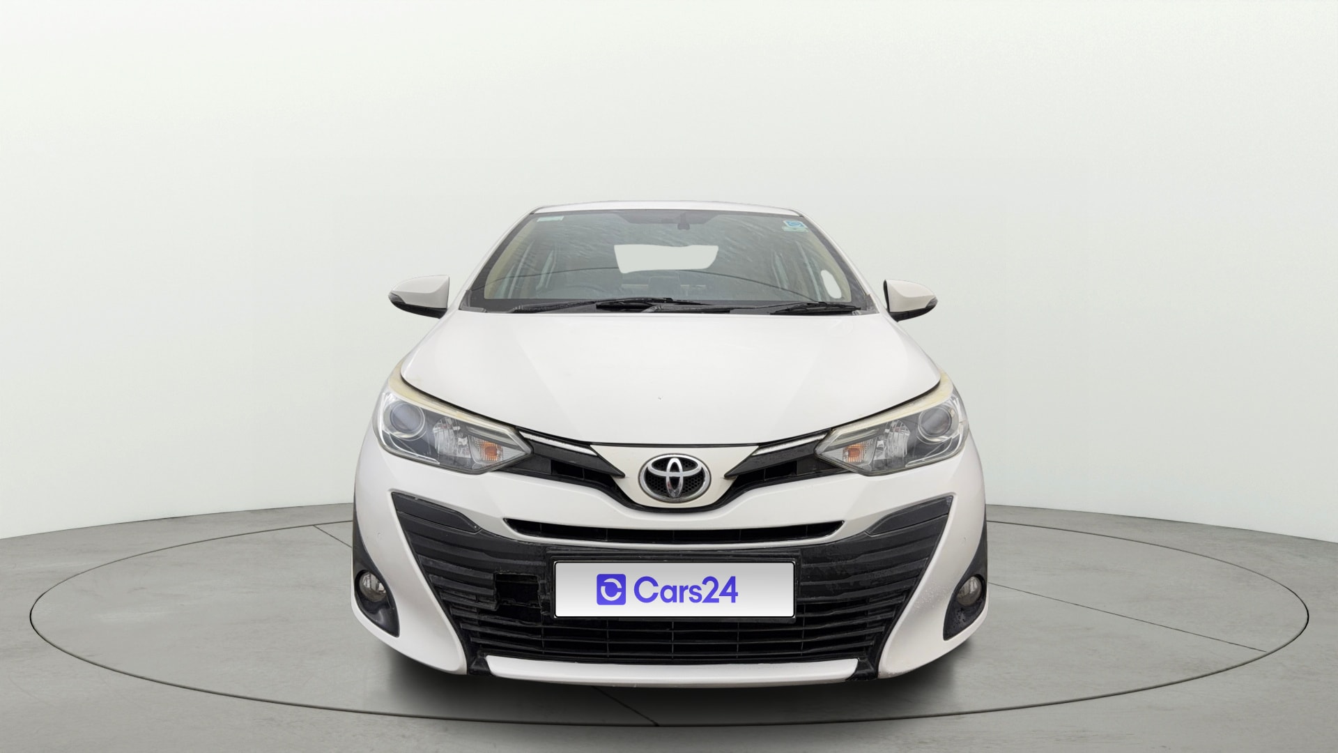 View 2018 Toyota Yaris V CVT Image 1 Used 2018 Toyota Yaris V CVT Image 1