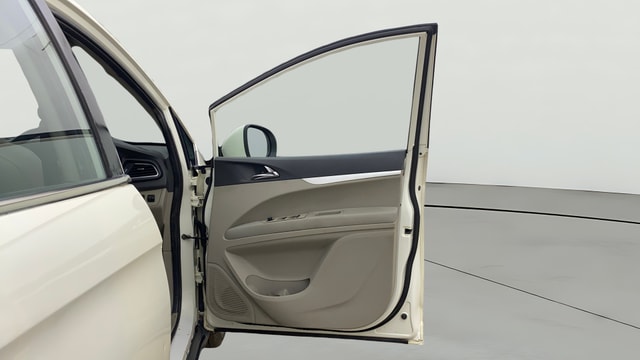 View Mahindra Marazzo Image 45 Used Mahindra Marazzo Image 45