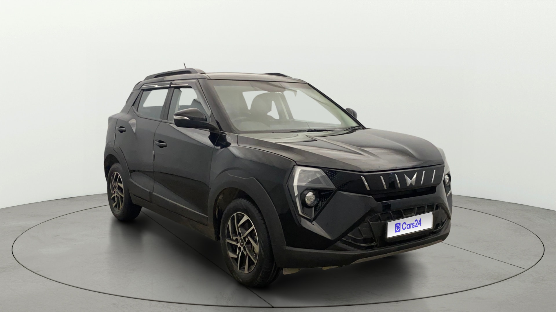 View 2025 Mahindra XUV 3XO AX5 1.5 Turbo Diesel Image 14 Used 2025 Mahindra XUV 3XO AX5 1.5 Turbo Diesel Image 14