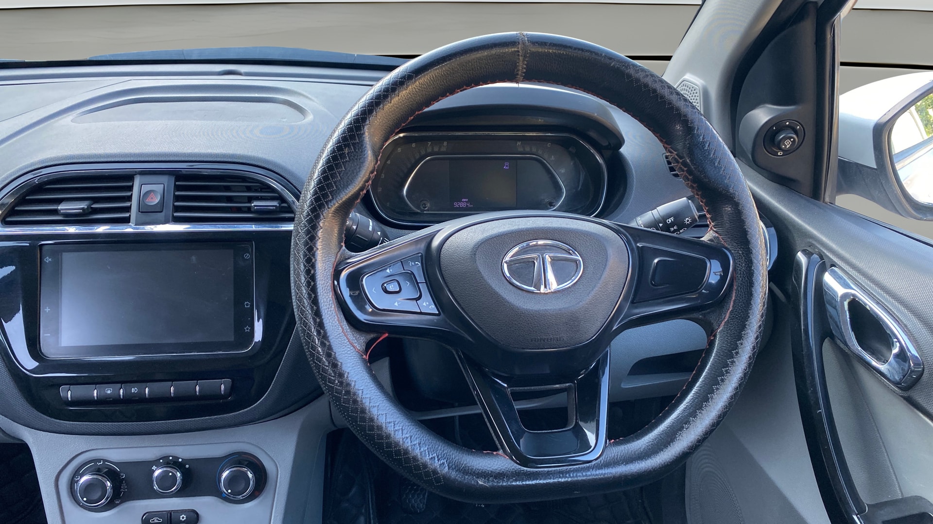 View 2020 Tata Tiago Revotorq XB Image 21 Used 2020 Tata Tiago Revotorq XB Image 21