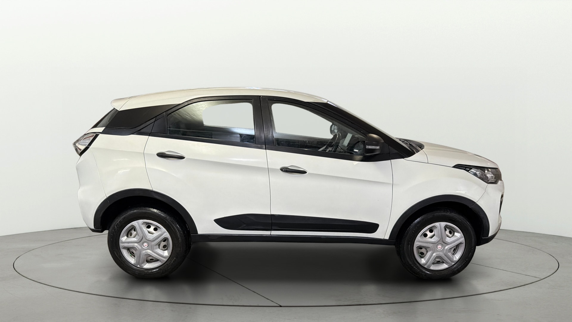 View 2023 Tata Nexon Revotron XE Image 8 Used 2023 Tata Nexon Revotron XE Image 8