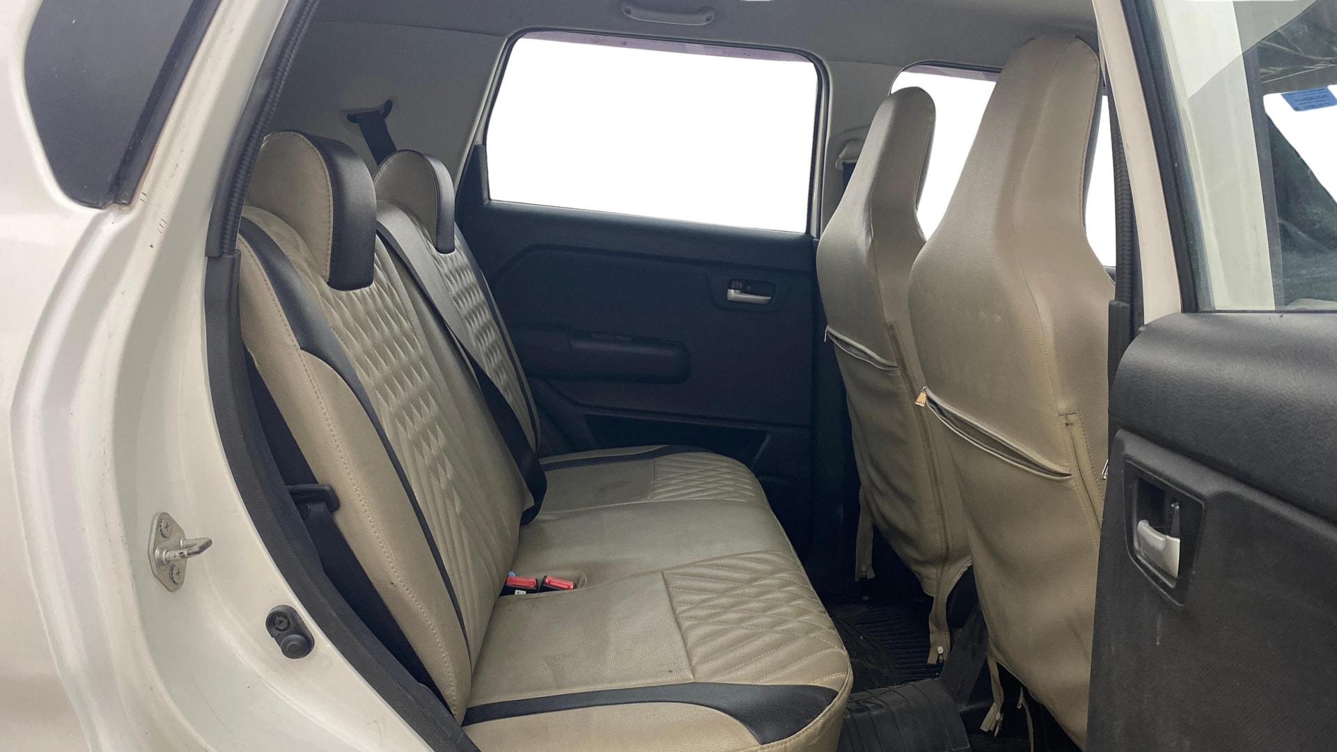 View 2019 Maruti Suzuki 1000 Base Variant Image 28 Used 2019 Maruti Suzuki 1000 Base Variant Image 28