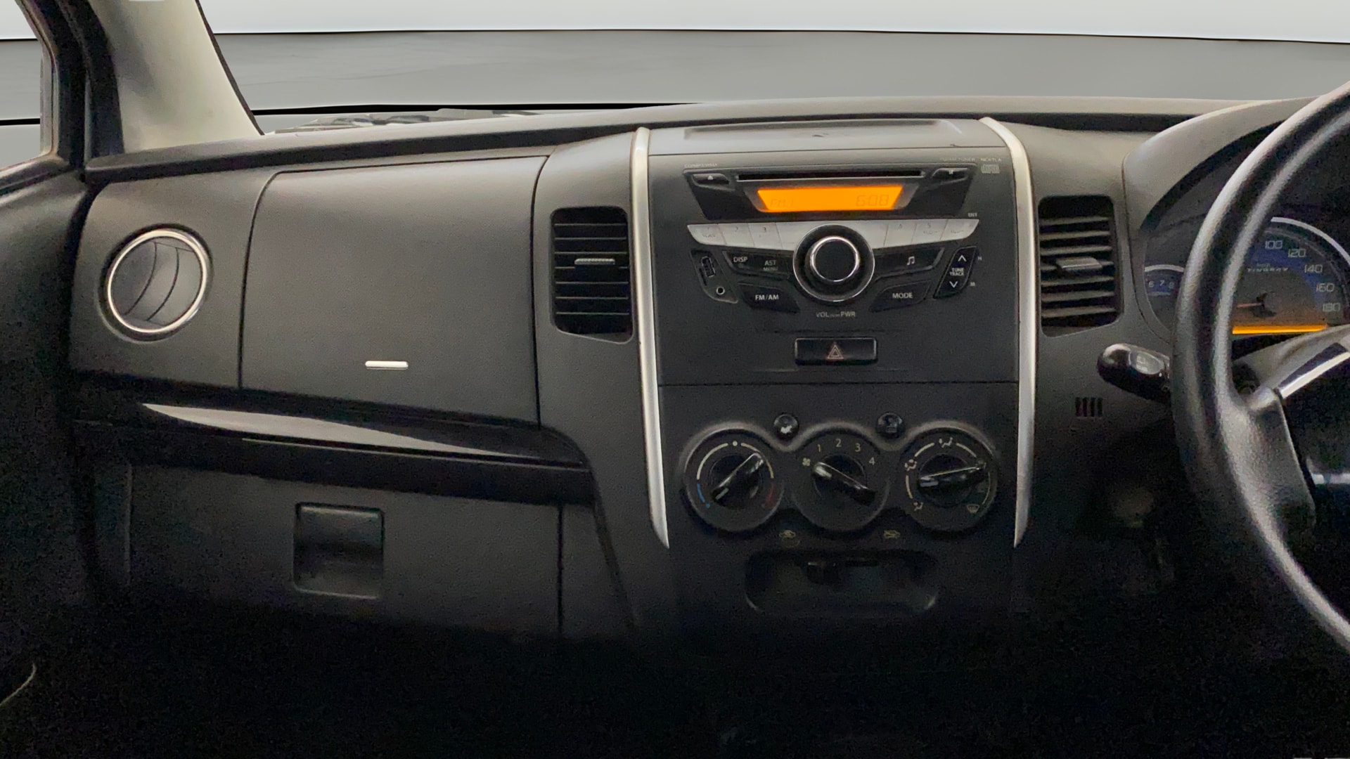 View 2017 Maruti Suzuki Stingray LXI Image 17 Used 2017 Maruti Suzuki Stingray LXI Image 17