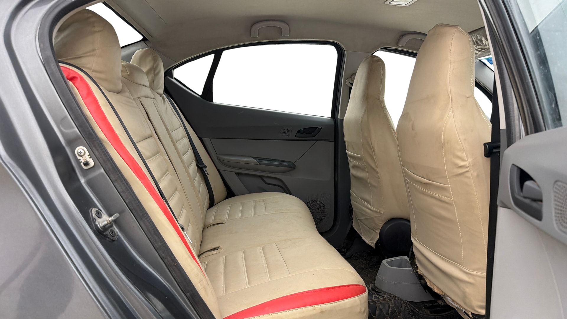 View 2022 Tata Tigor XE Diesel Image 28 Used 2022 Tata Tigor XE Diesel Image 28