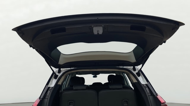 View Mahindra XUV700 Image 17 Used Mahindra XUV700 Image 17