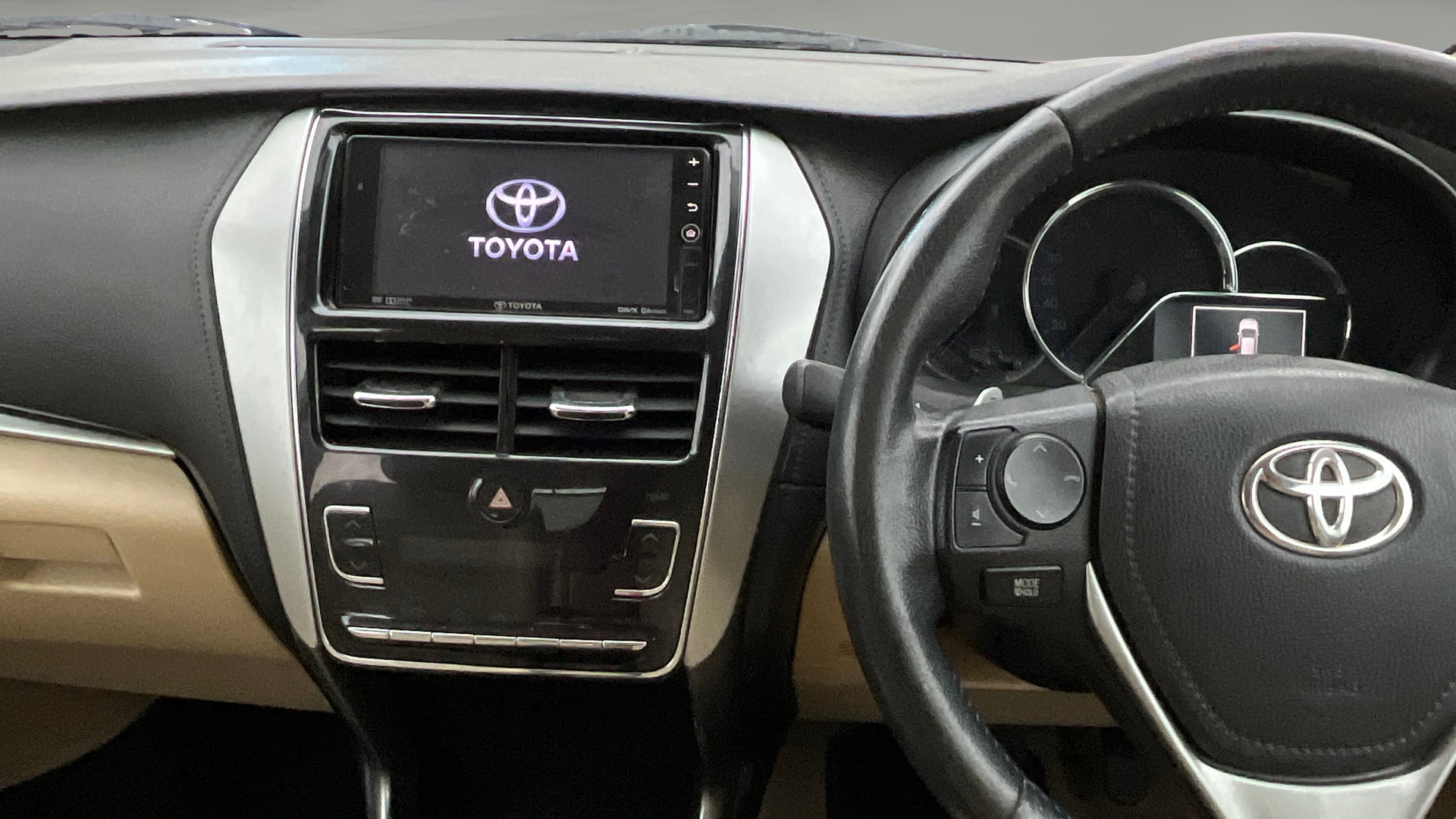 View 2018 Toyota Yaris VX CVT Image 18 Used 2018 Toyota Yaris VX CVT Image 18