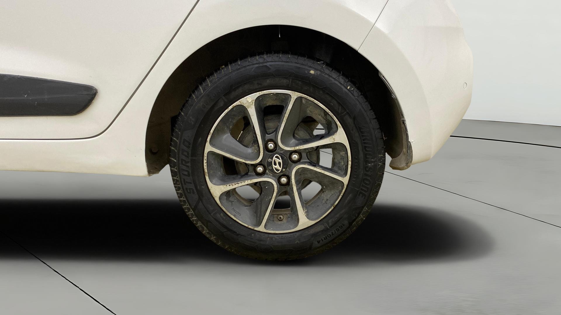 View 2017 Hyundai Grand i10 1.2 Sportz AT Petrol Image 11 Used 2017 Hyundai Grand i10 1.2 Sportz AT Petrol Image 11