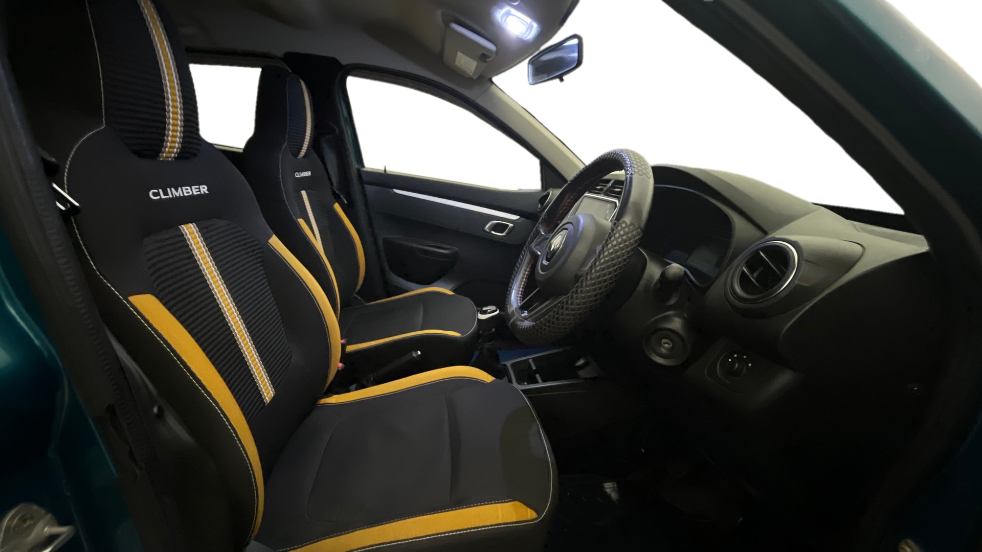 View 2022 Renault Kwid Climber (O) Image 25 Used 2022 Renault Kwid Climber (O) Image 25
