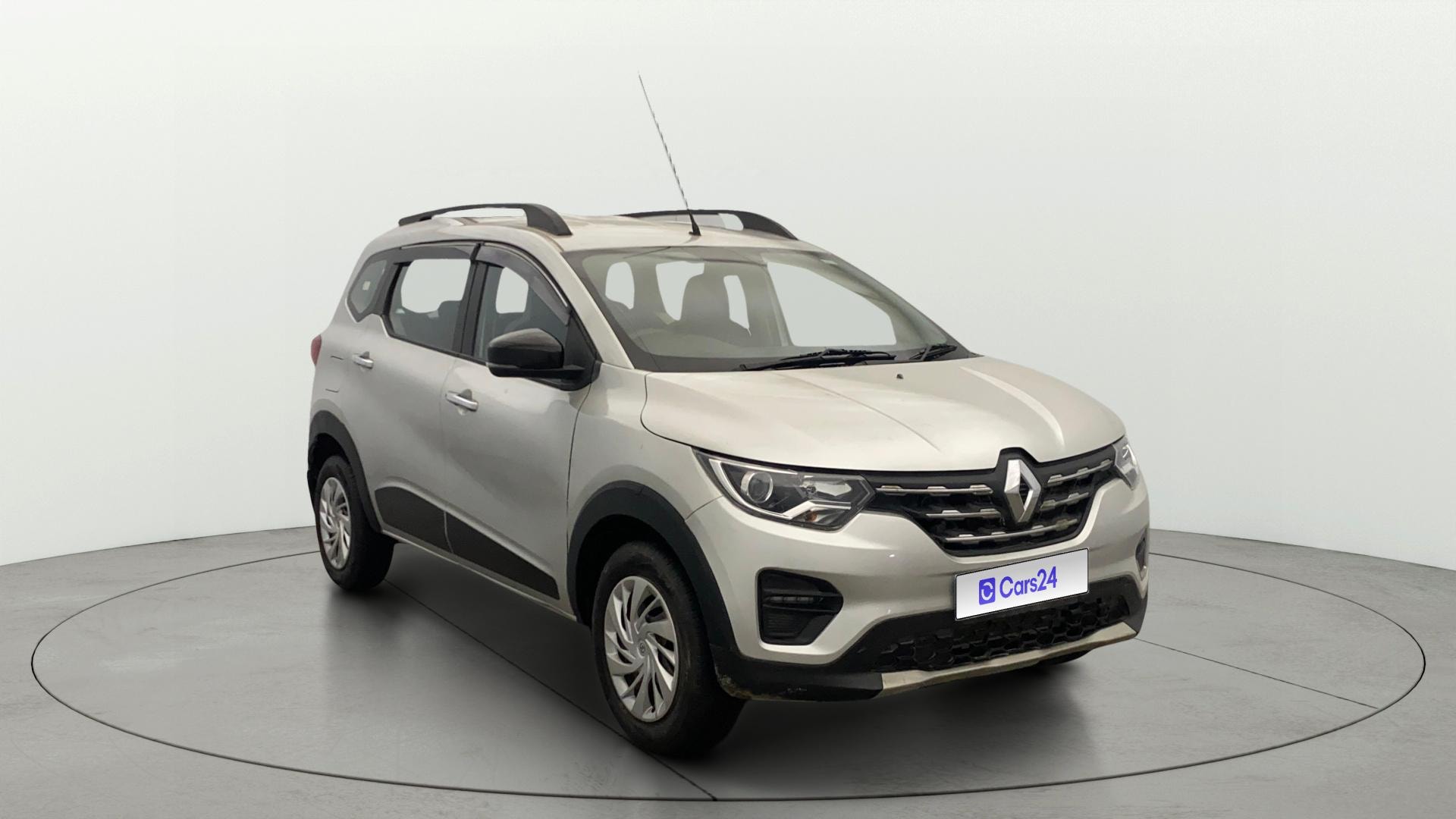 View 2024 Renault Triber RXZ Image 15 Used 2024 Renault Triber RXZ Image 15