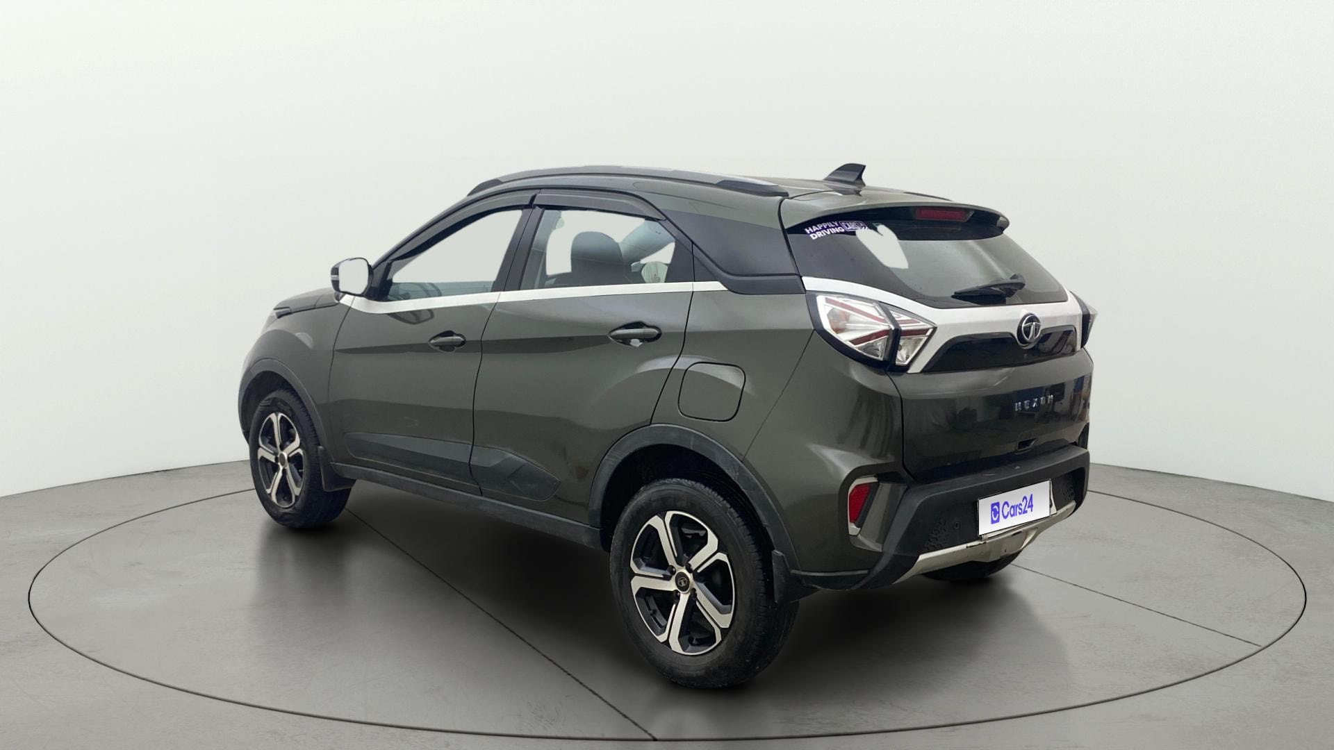 View 2023 Tata Nexon Revotron XE Image 2 Used 2023 Tata Nexon Revotron XE Image 2