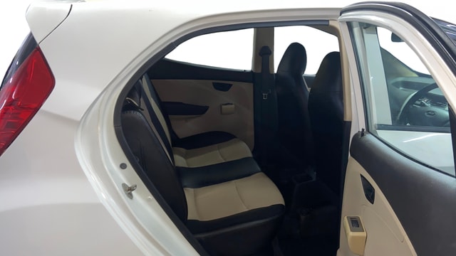 View Hyundai EON Image 28 Used Hyundai EON Image 28
