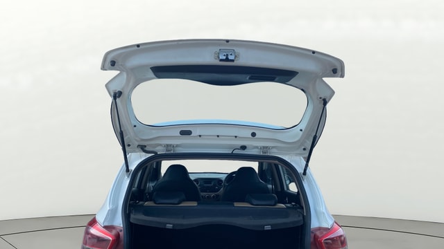 View Hyundai Grand i10 Image 17 Used Hyundai Grand i10 Image 17