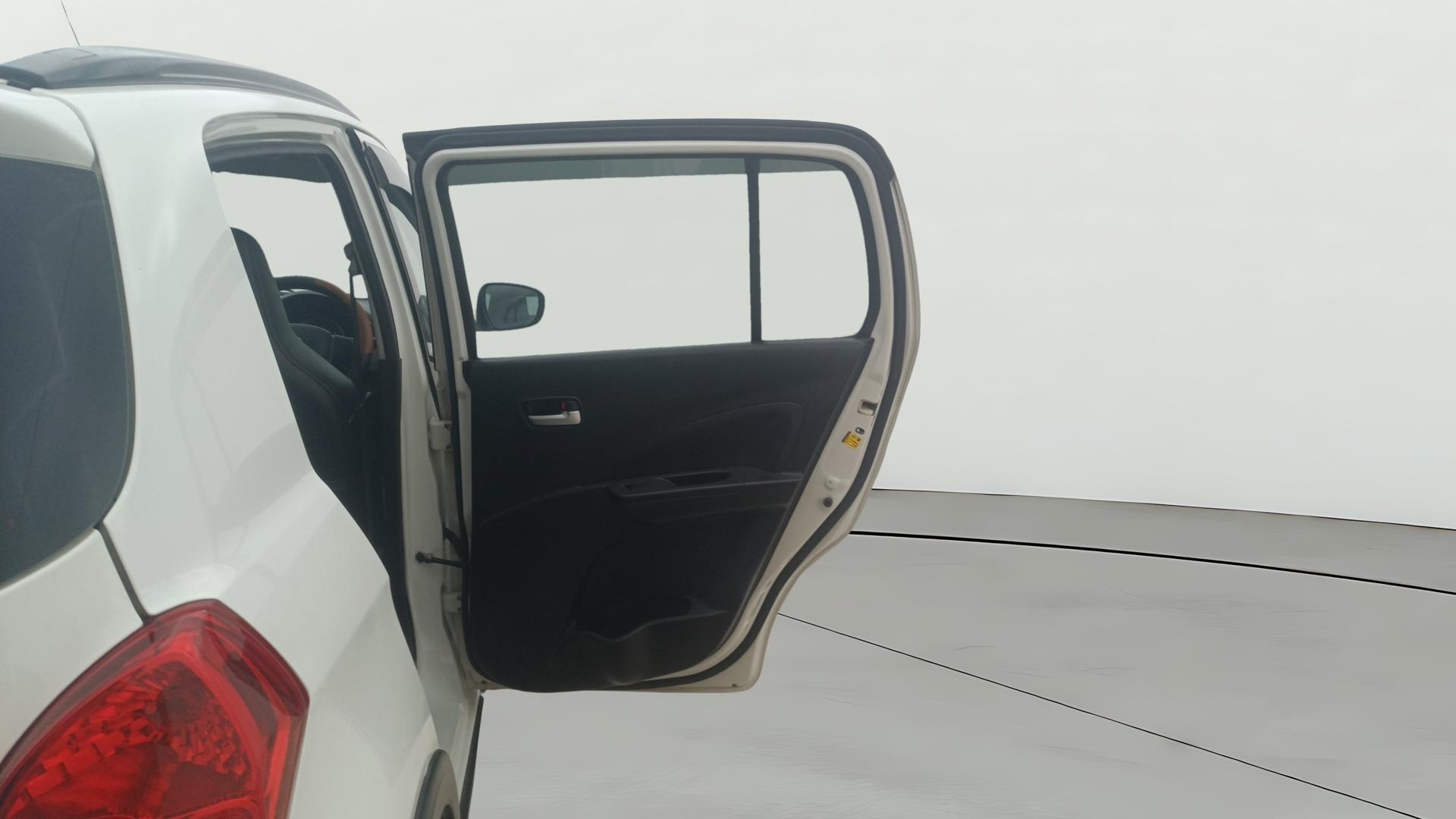 View 2018 Maruti Suzuki 1000 Base Variant Image 7 Used 2018 Maruti Suzuki 1000 Base Variant Image 7