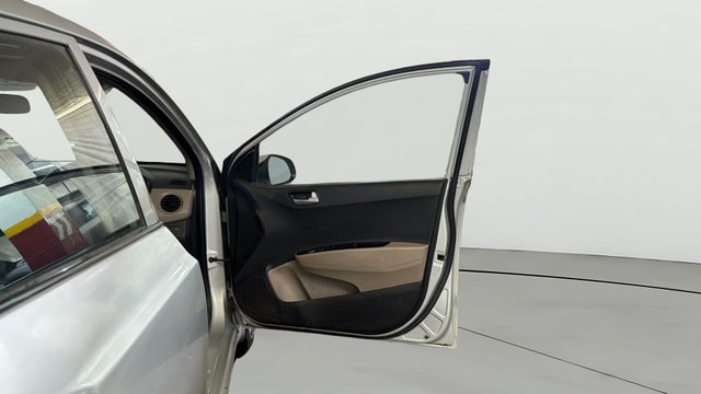 View Hyundai Grand i10 Image 43 Used Hyundai Grand i10 Image 43