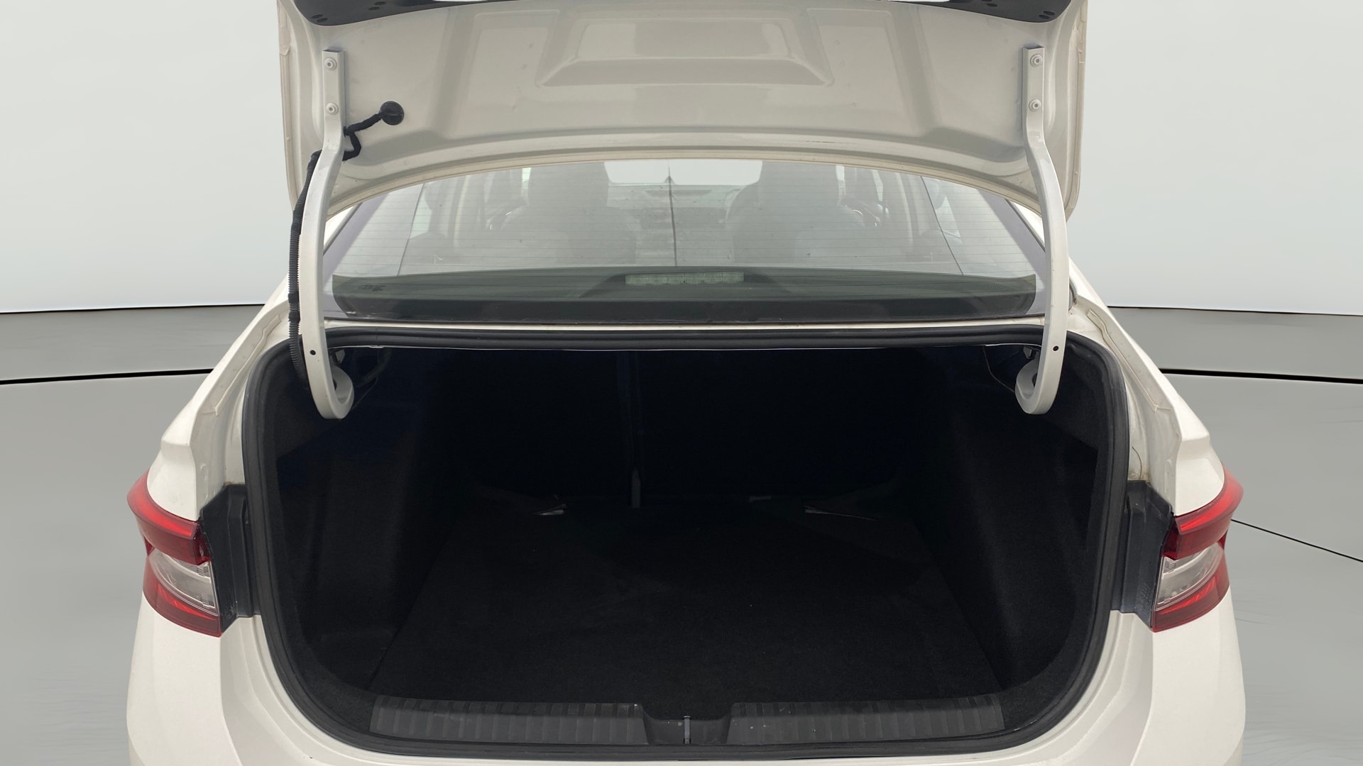 View 2022 Skoda Slavia Style 1.0 TSI AT Image 39 Used 2022 Skoda Slavia Style 1.0 TSI AT Image 39
