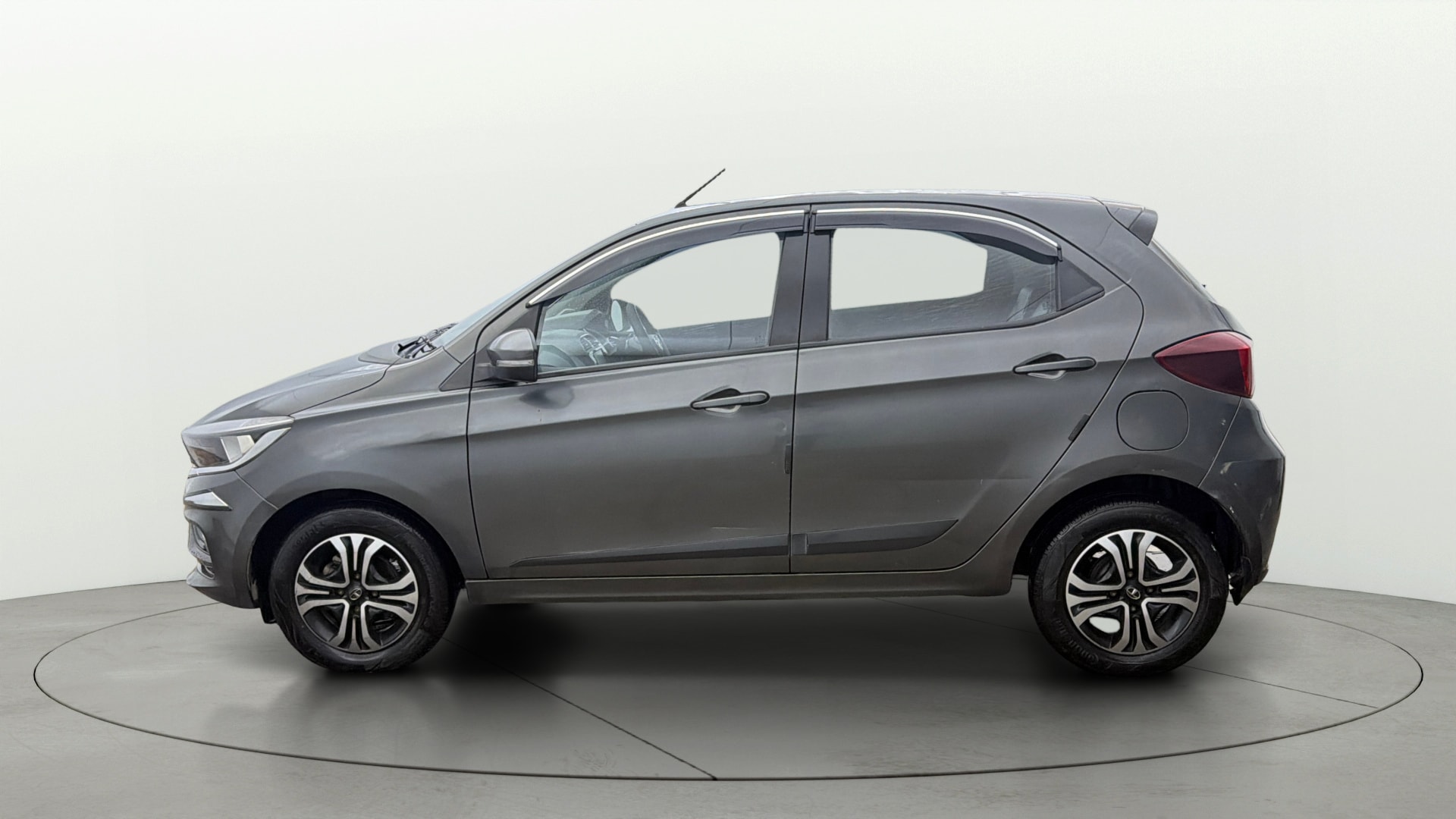 View 2021 Tata Tiago Revotorq XB Image 25 Used 2021 Tata Tiago Revotorq XB Image 25