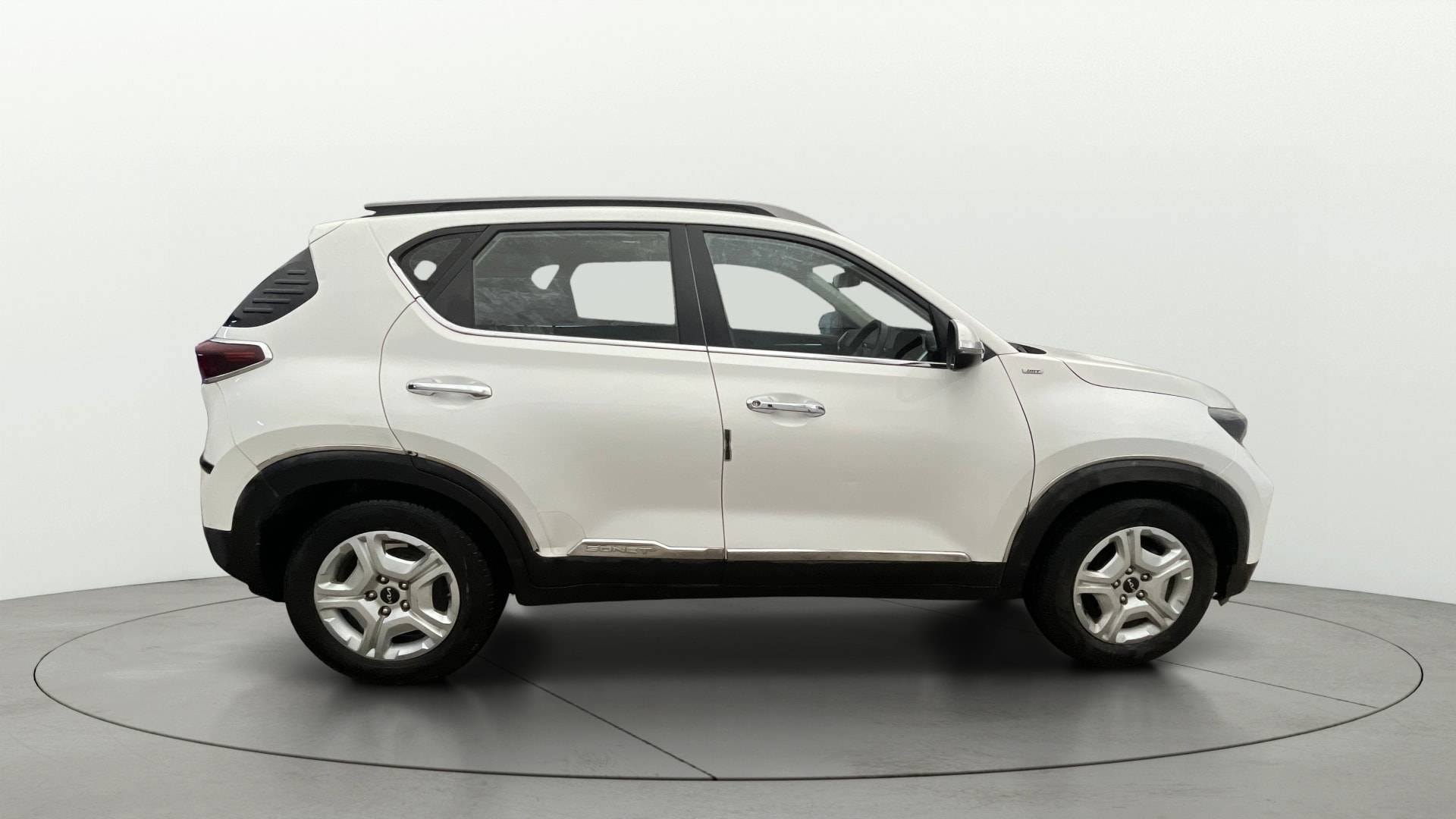 View 2023 Kia Sonet HTK Plus iMT Petrol Image 8 Used 2023 Kia Sonet HTK Plus iMT Petrol Image 8