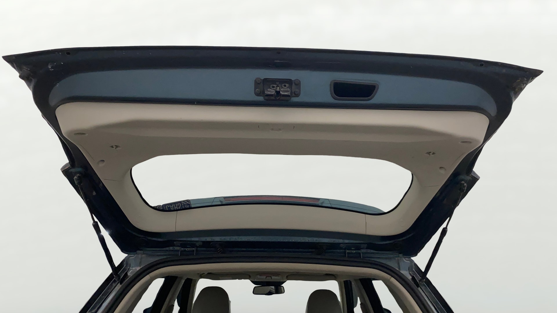 View 2019 Mahindra XUV300 W4 Petrol BS IV Image 33 Used 2019 Mahindra XUV300 W4 Petrol BS IV Image 33