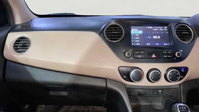 View Hyundai Grand i10 Image 17 Used Hyundai Grand i10 Image 17
