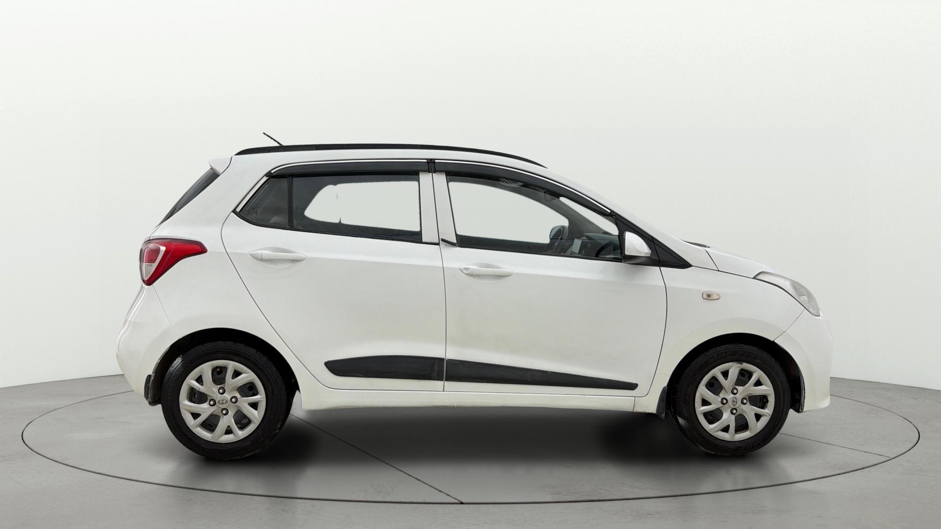 View 2019 Hyundai Grand i10 Magna 1.2 Kappa VTVT Image 8 Used 2019 Hyundai Grand i10 Magna 1.2 Kappa VTVT Image 8