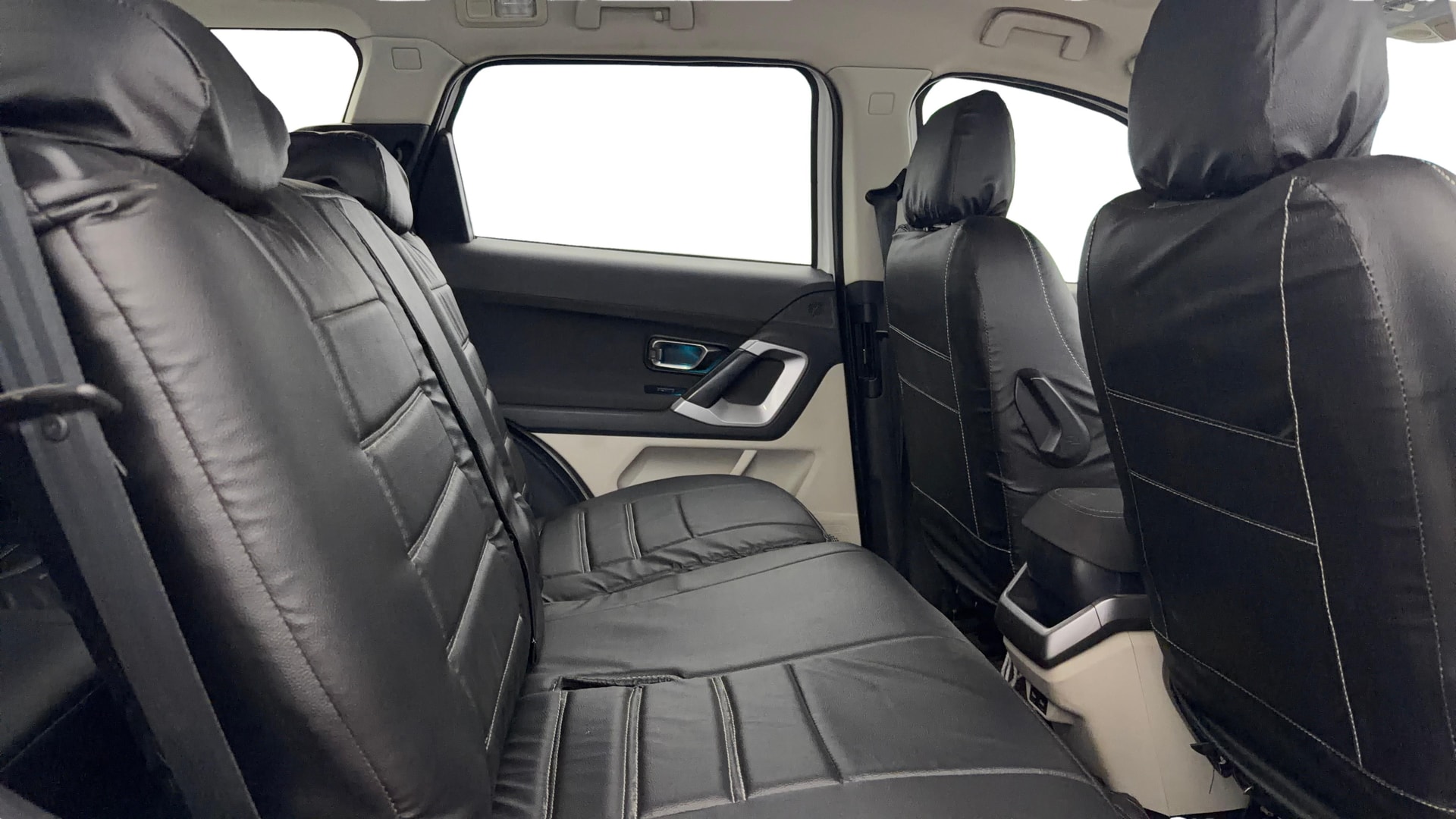 View 2022 Tata Safari XT Plus Image 38 Used 2022 Tata Safari XT Plus Image 38