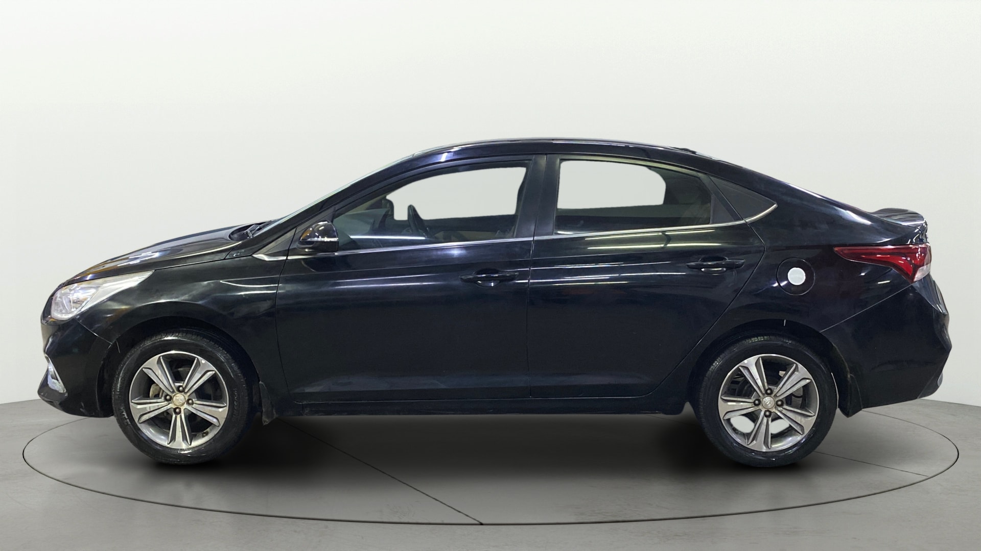 View 2018 Hyundai Verna 1.6 VTVT SX Image 26 Used 2018 Hyundai Verna 1.6 VTVT SX Image 26