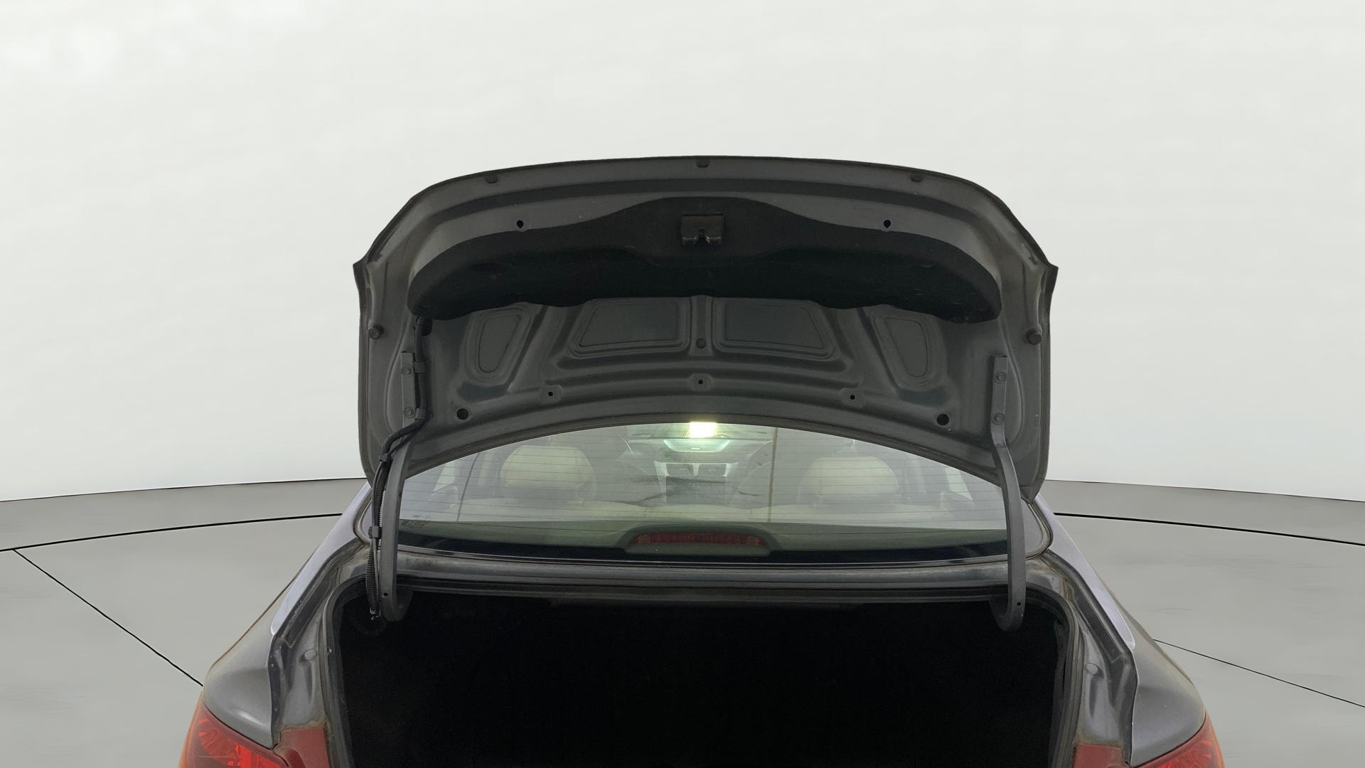 View 2014 Hyundai Fluidic Verna 1.6 VTVT SX AT Image 16 Used 2014 Hyundai Fluidic Verna 1.6 VTVT SX AT Image 16