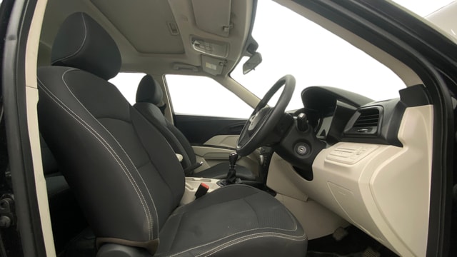View Mahindra XUV300 Image 26 Used Mahindra XUV300 Image 26