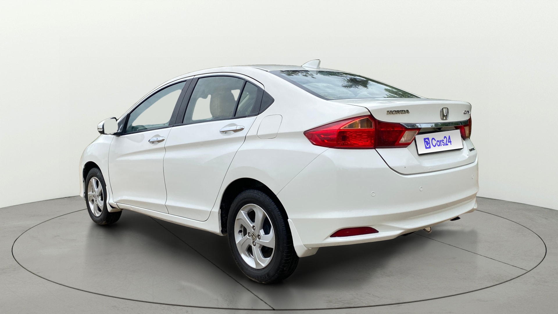 View 2014 Honda City ZX MT Diesel Anniversary Edition Image 2 Used 2014 Honda City ZX MT Diesel Anniversary Edition Image 2