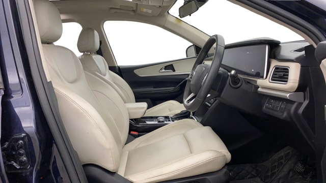 View Mahindra XUV700 Image 19 Used Mahindra XUV700 Image 19