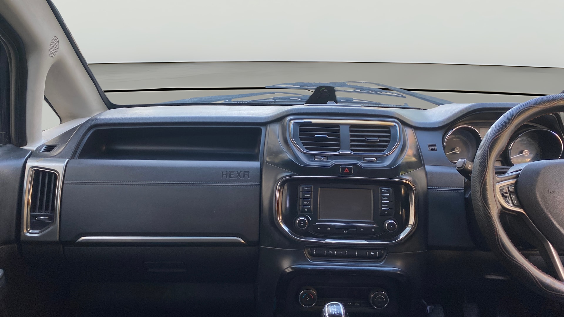 View 2020 Tata Hexa XT 4X2 Image 34 Used 2020 Tata Hexa XT 4X2 Image 34