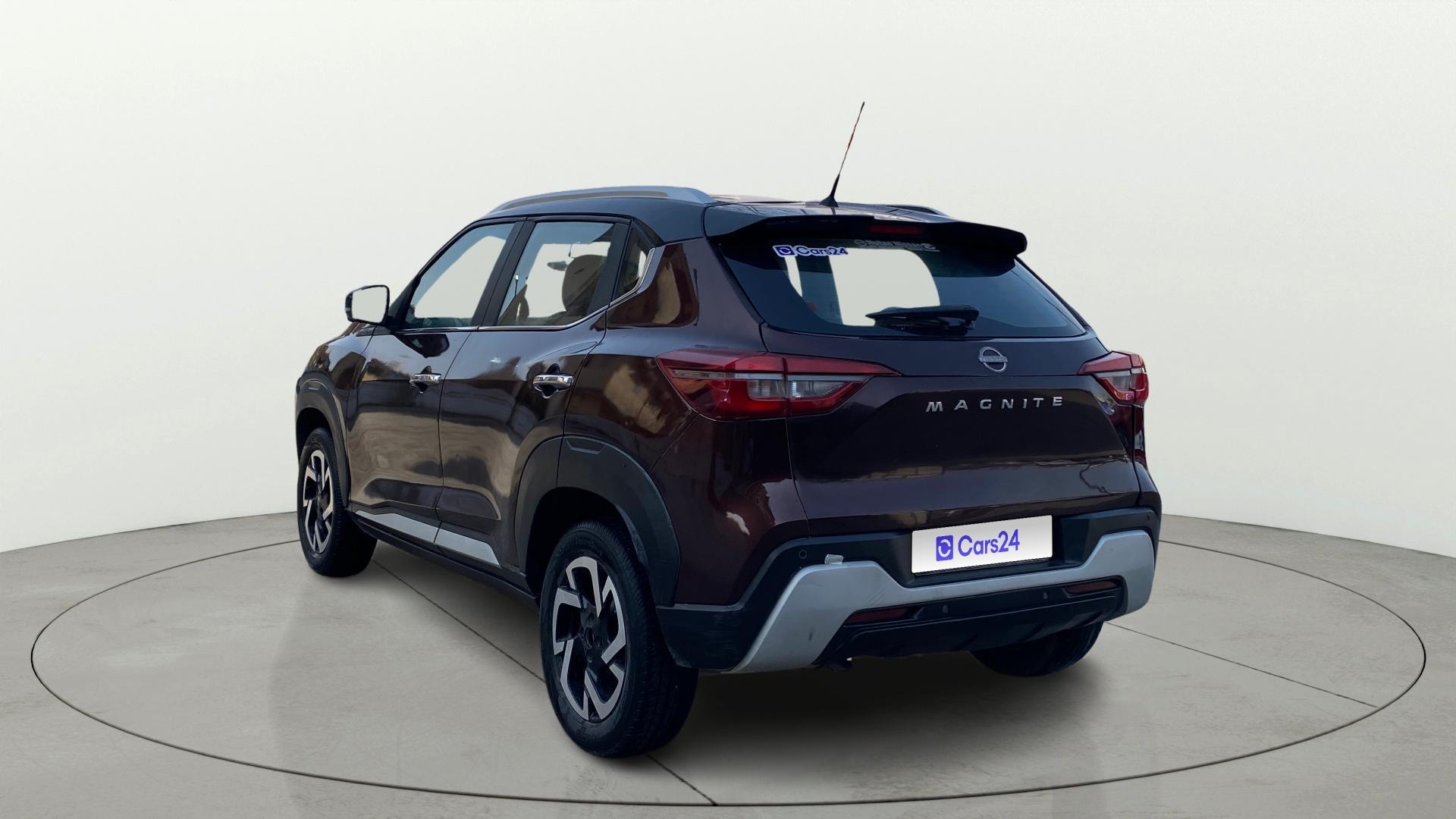 View 2022 Nissan Magnite XV Premium Image 2 Used 2022 Nissan Magnite XV Premium Image 2