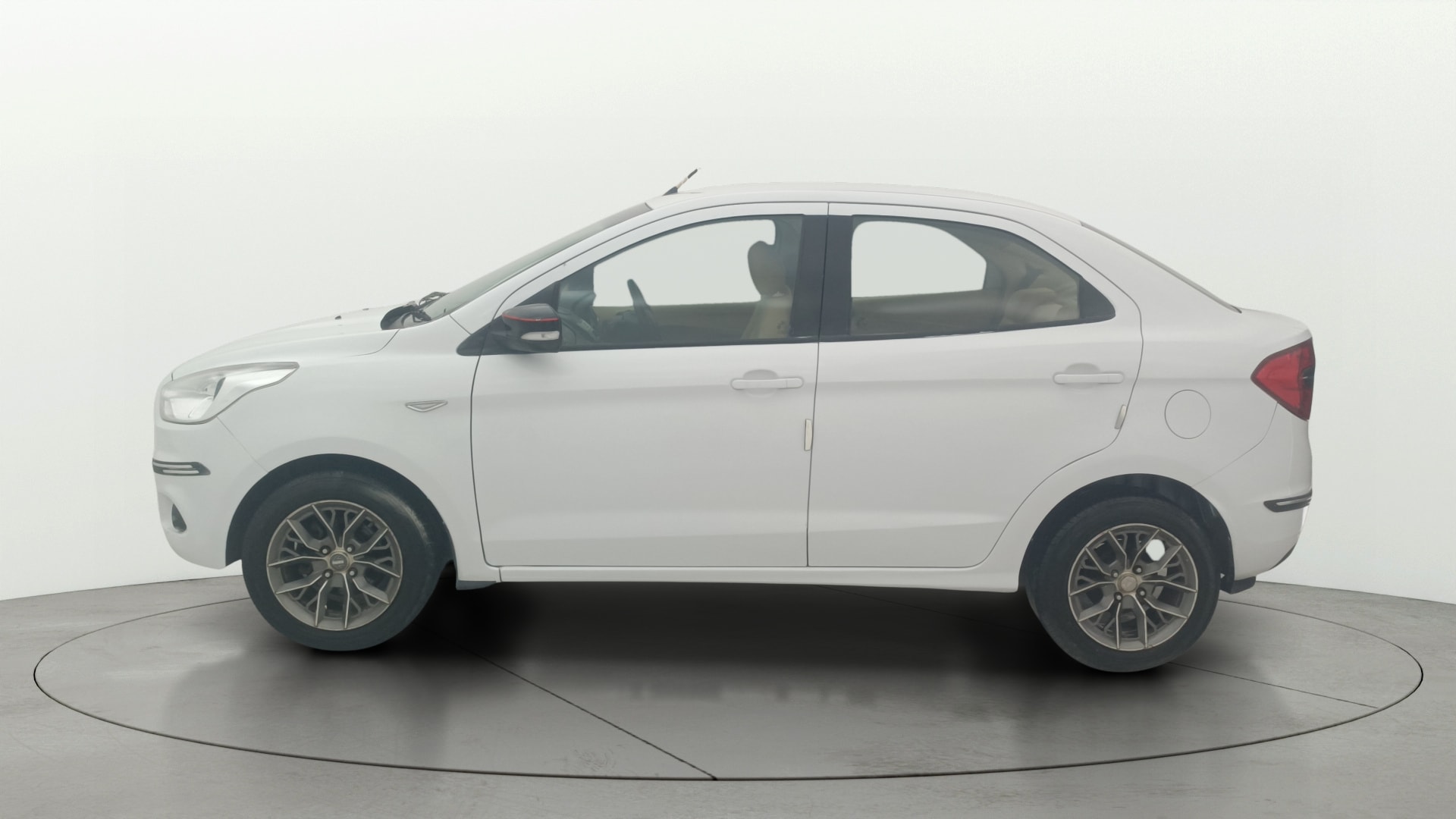 View 2015 Ford Figo Aspire 1.2P Ambiente MT BS IV Image 5 Used 2015 Ford Figo Aspire 1.2P Ambiente MT BS IV Image 5
