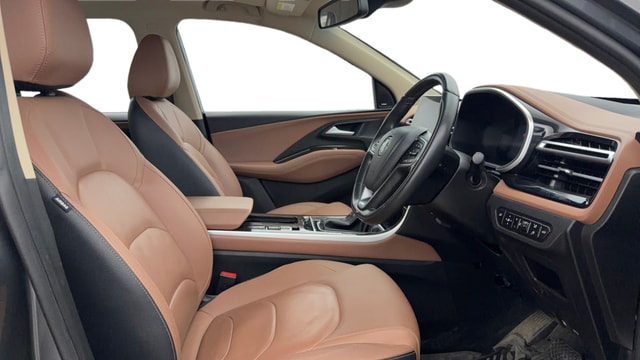 View MG Hector Plus Image 19 Used MG Hector Plus Image 19