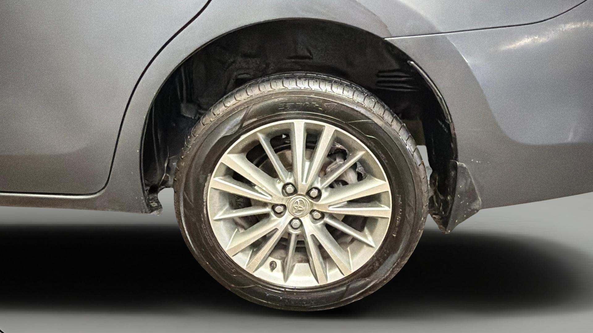 View 2014 Toyota Corolla Altis 1.8 VL AT Image 12 Used 2014 Toyota Corolla Altis 1.8 VL AT Image 12