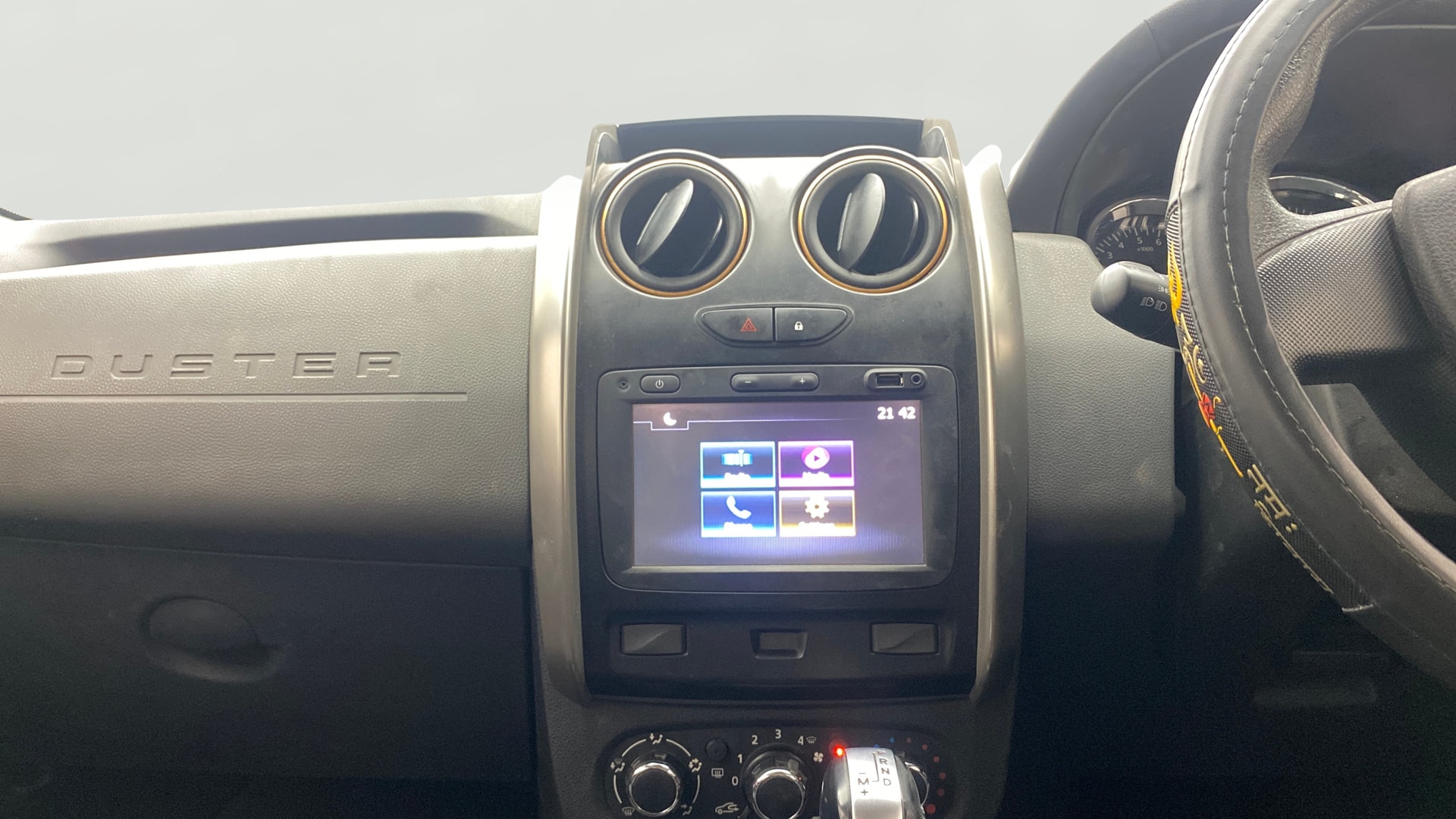 View 2018 Renault Duster Petrol RxS CVT Petrol Image 17 Used 2018 Renault Duster Petrol RxS CVT Petrol Image 17