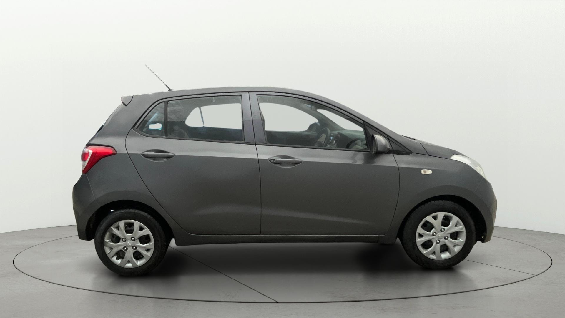 View 2015 Hyundai Grand i10 Magna 1.2 Kappa VTVT Image 8 Used 2015 Hyundai Grand i10 Magna 1.2 Kappa VTVT Image 8