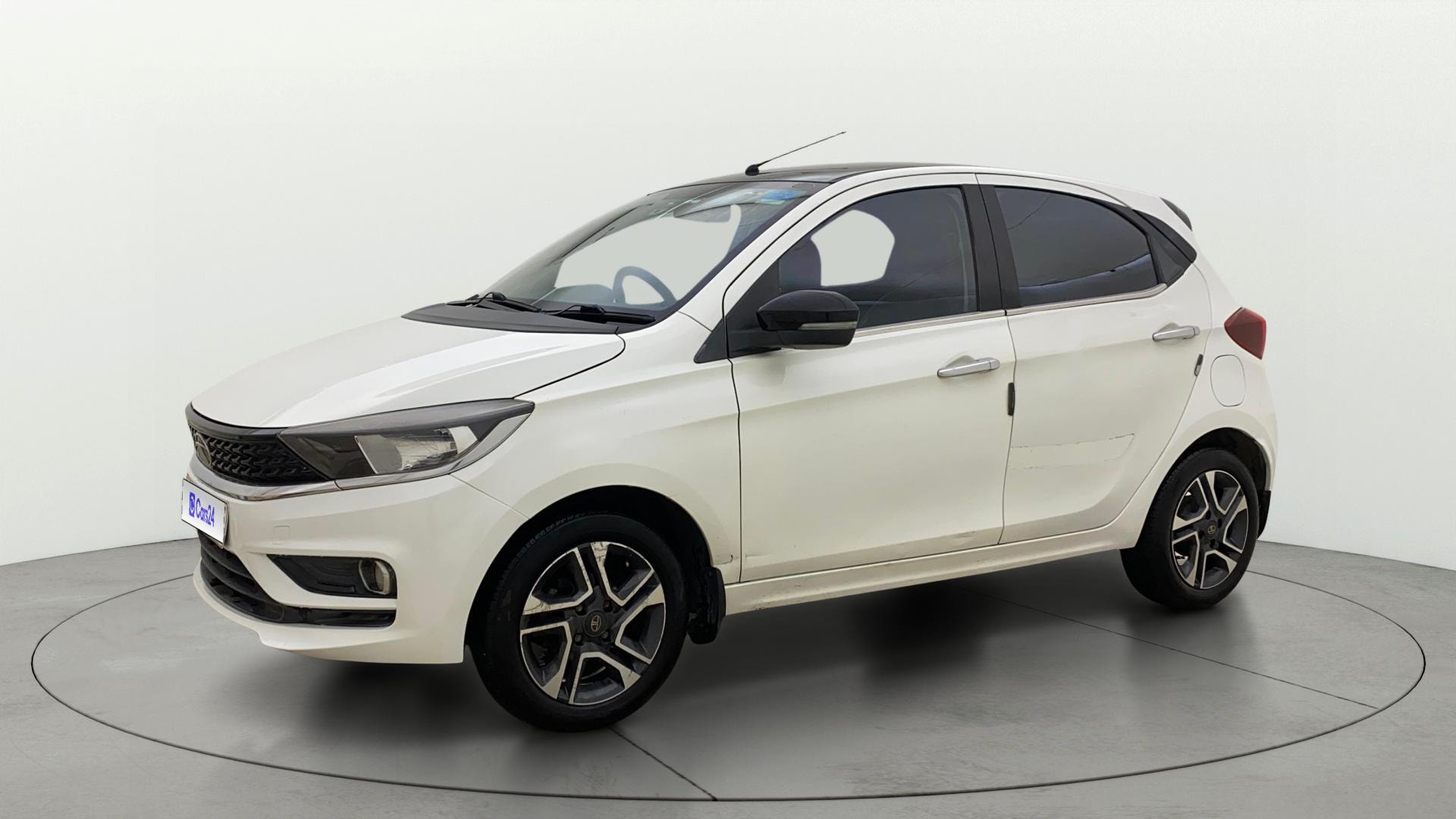 View 2022 Tata Tiago Revotorq XB Image 35 Used 2022 Tata Tiago Revotorq XB Image 35