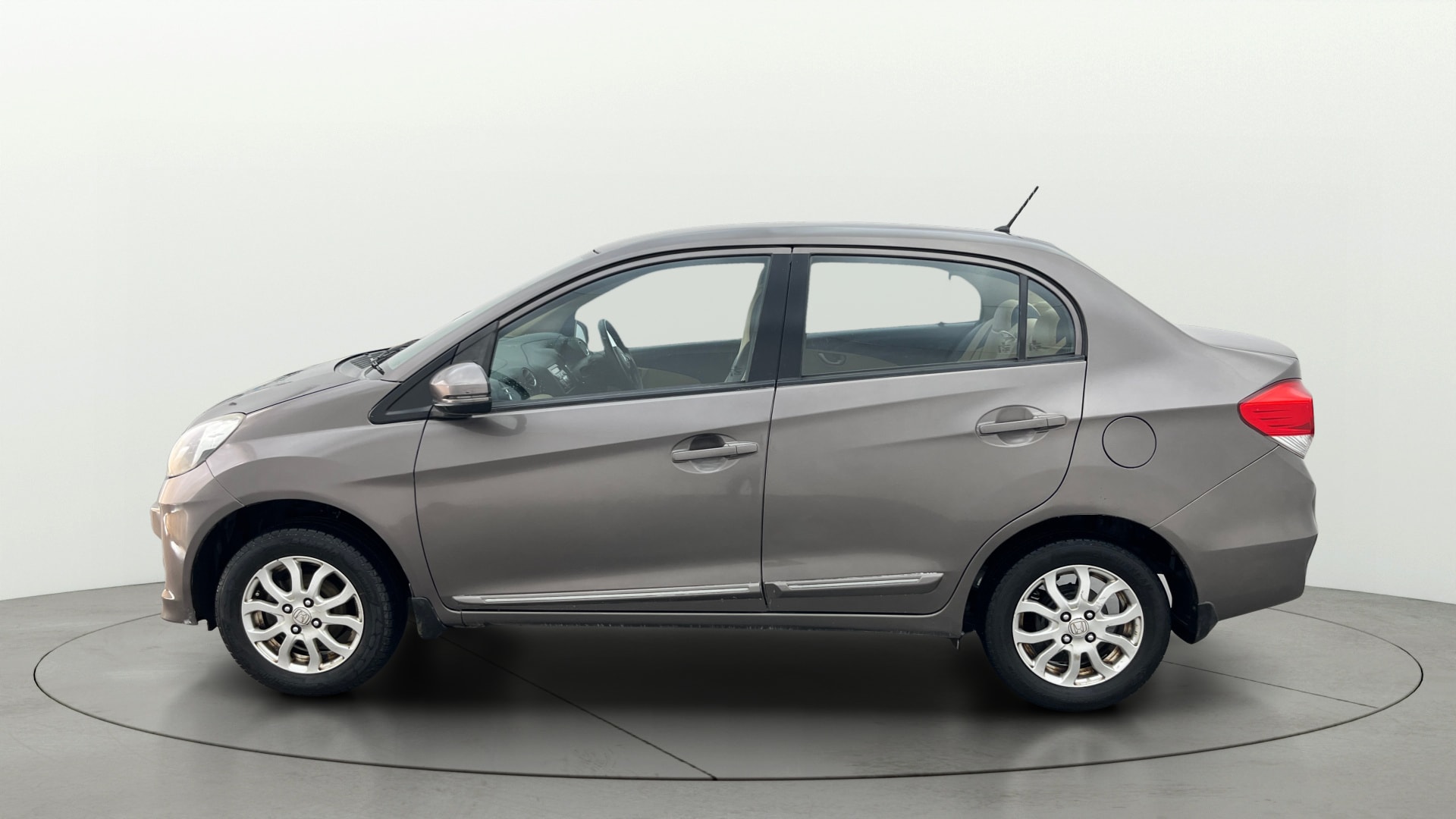 View 2015 Honda Amaze E MT Petrol BS IV Image 5 Used 2015 Honda Amaze E MT Petrol BS IV Image 5