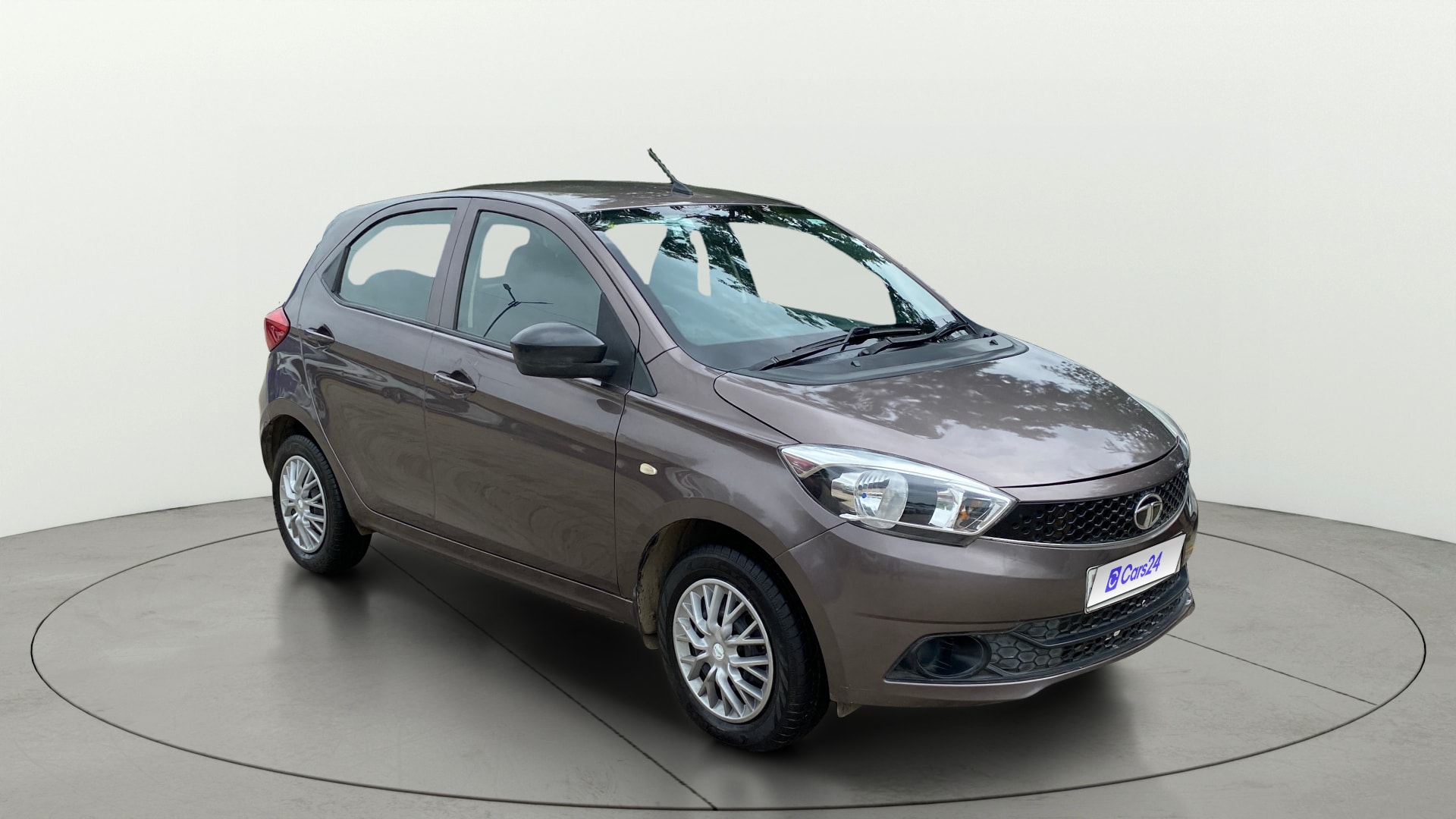 View 2017 Tata Tiago Revotorq XB Image 15 Used 2017 Tata Tiago Revotorq XB Image 15