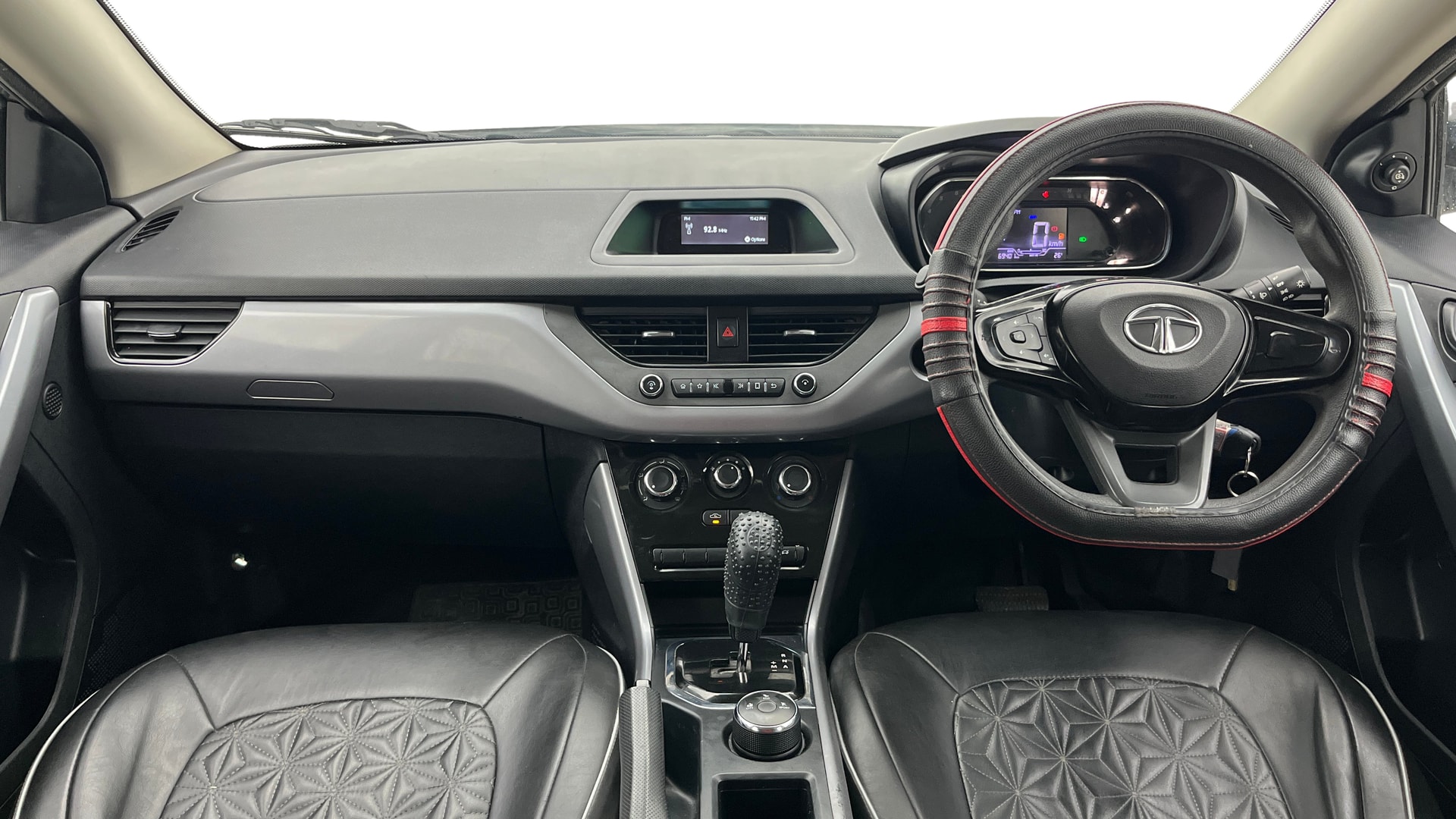View 2020 Tata Nexon Revotron XE Image 15 Used 2020 Tata Nexon Revotron XE Image 15