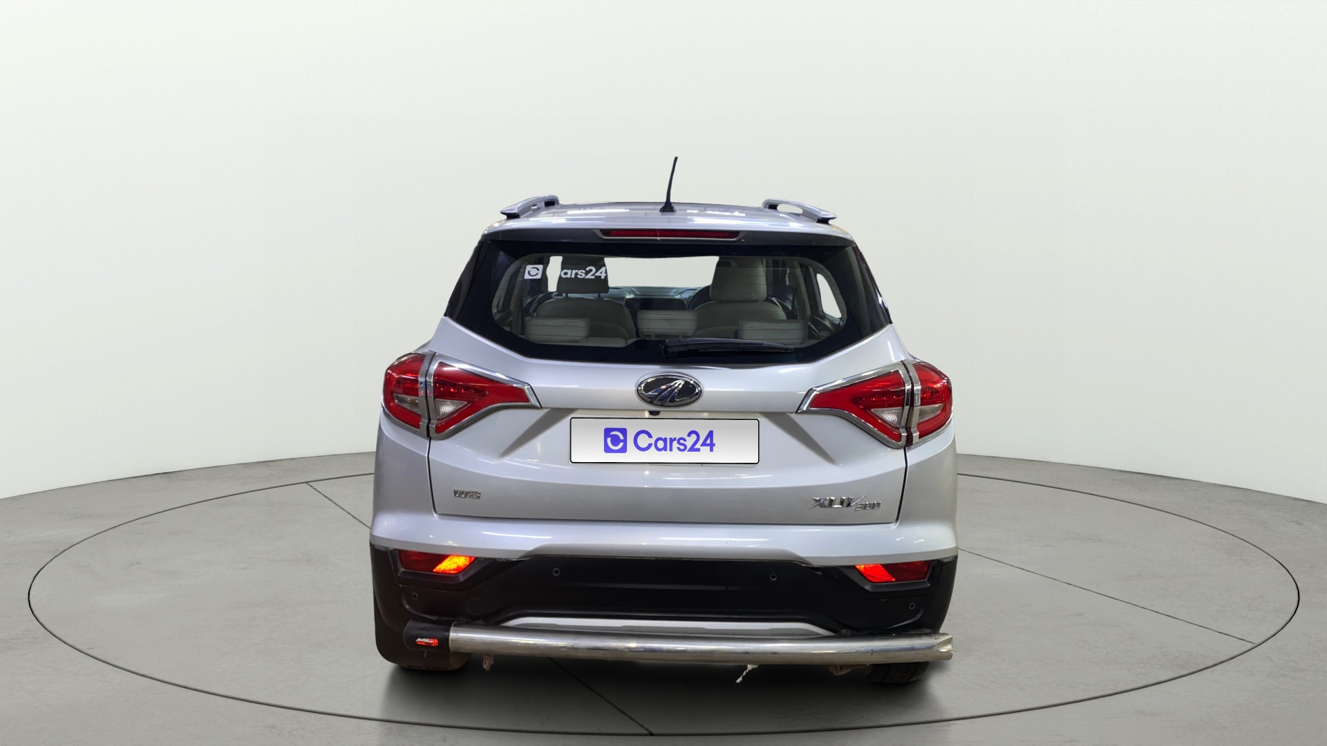 View 2019 Mahindra XUV300 W4 Petrol BS IV Image 4 Used 2019 Mahindra XUV300 W4 Petrol BS IV Image 4