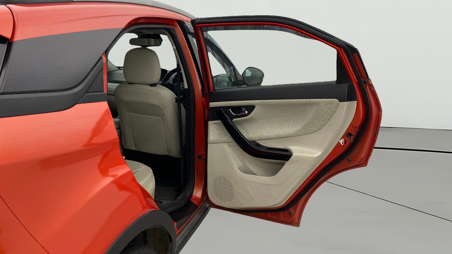 View 2023 Tata Nexon XZA Plus Diesel Image 6 Used 2023 Tata Nexon XZA Plus Diesel Image 6