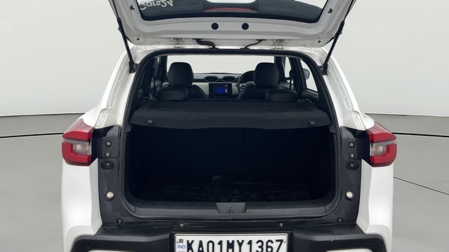 View Nissan Magnite Image 38 Used Nissan Magnite Image 38
