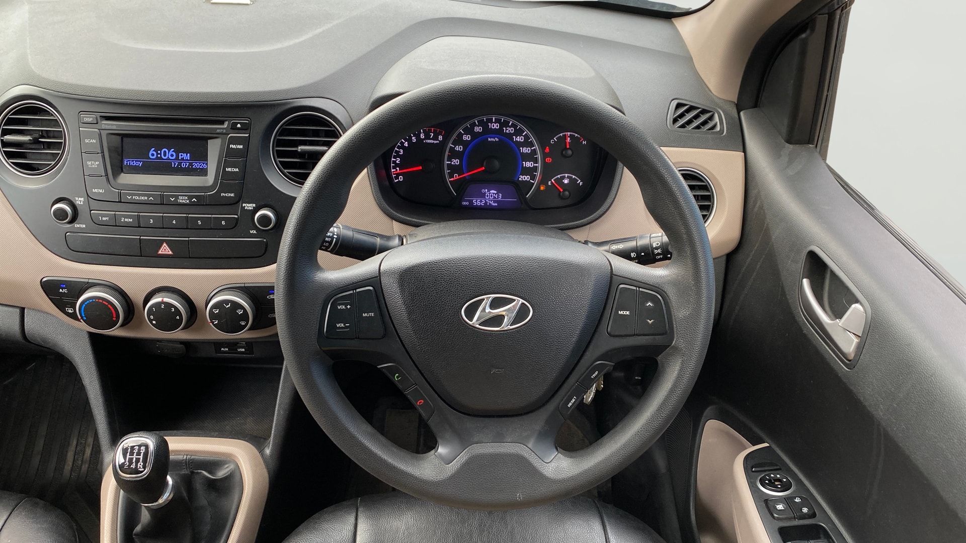 View 2016 Hyundai Grand i10 Sportz 1.2 Kappa Image 20 Used 2016 Hyundai Grand i10 Sportz 1.2 Kappa Image 20