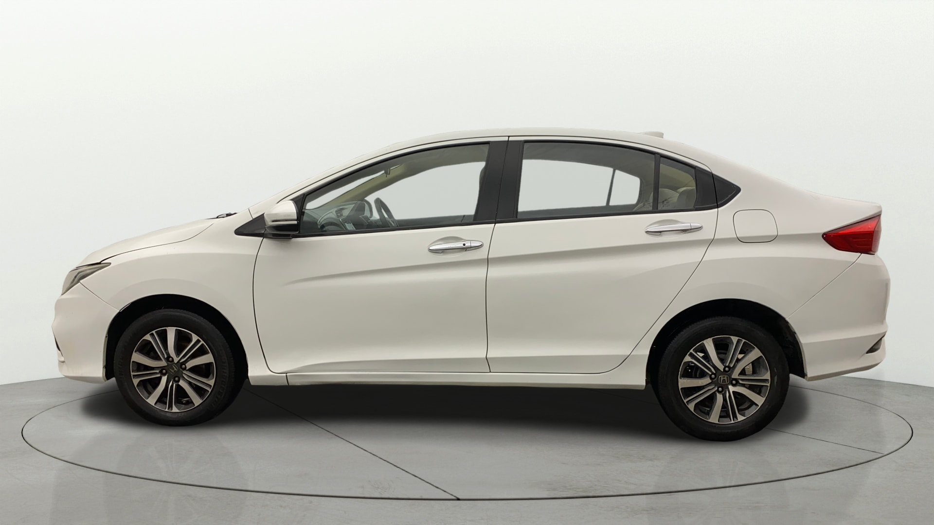 View 2019 Honda City ZX MT Diesel Anniversary Edition Image 26 Used 2019 Honda City ZX MT Diesel Anniversary Edition Image 26