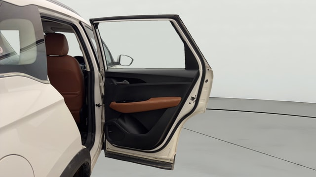 View MG Hector Plus Image 6 Used MG Hector Plus Image 6