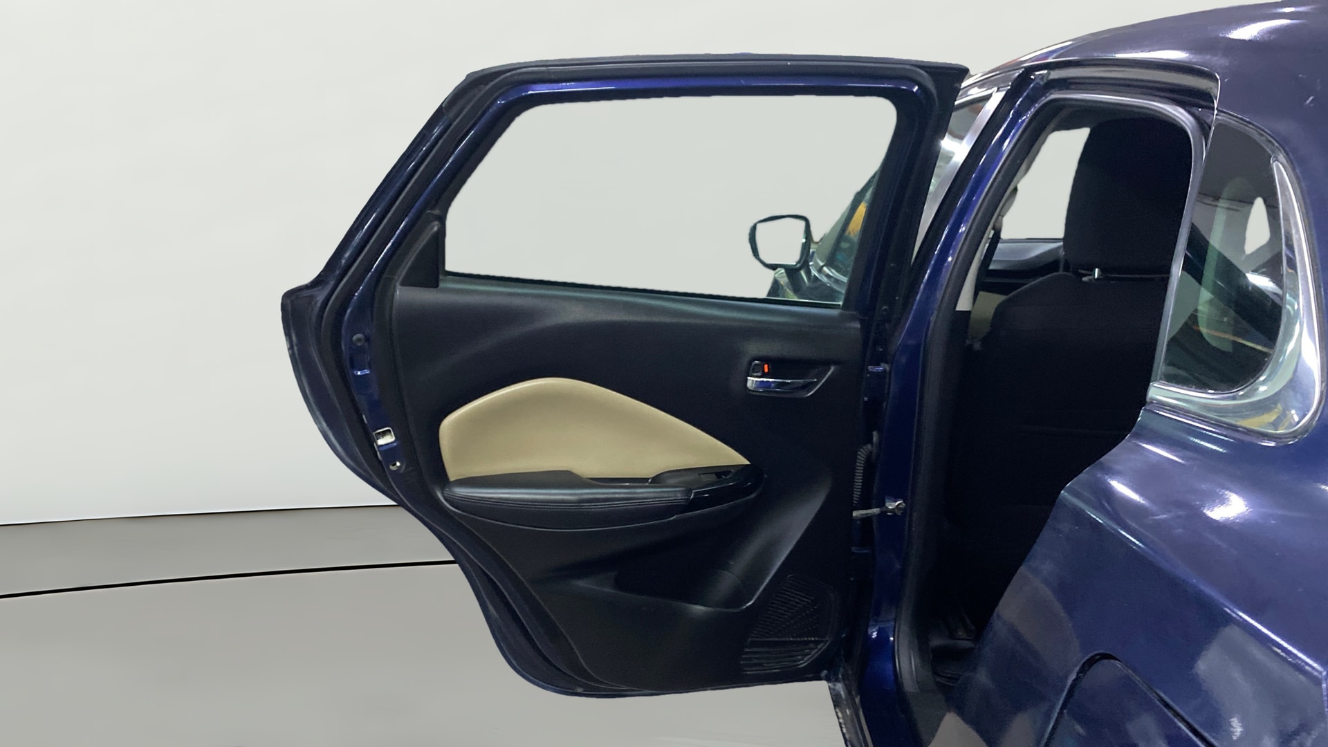 View 2022 Toyota Glanza V MT Image 15 Used 2022 Toyota Glanza V MT Image 15