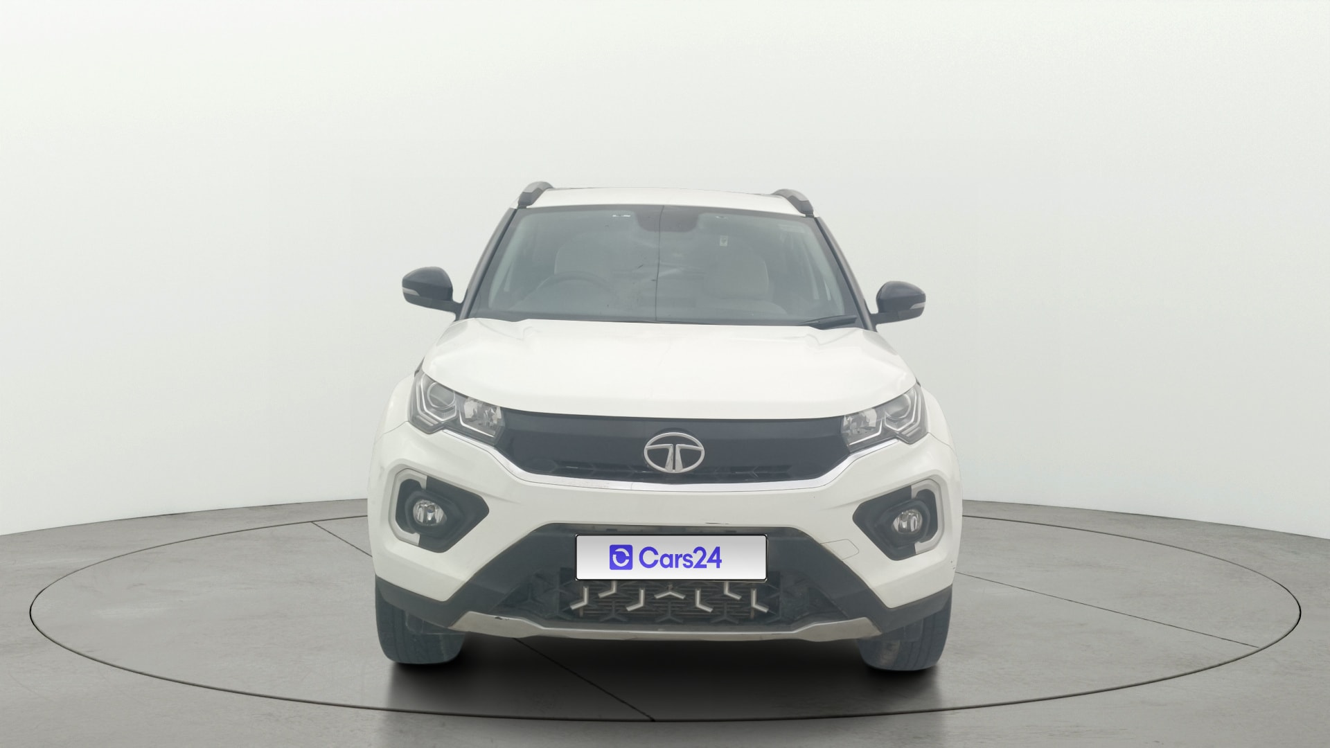 View 2022 Tata Nexon Revotron XE Image 1 Used 2022 Tata Nexon Revotron XE Image 1