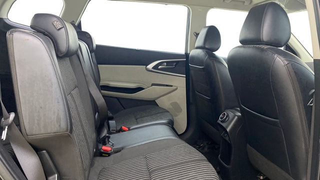 View Kia Carens Image 37 Used Kia Carens Image 37